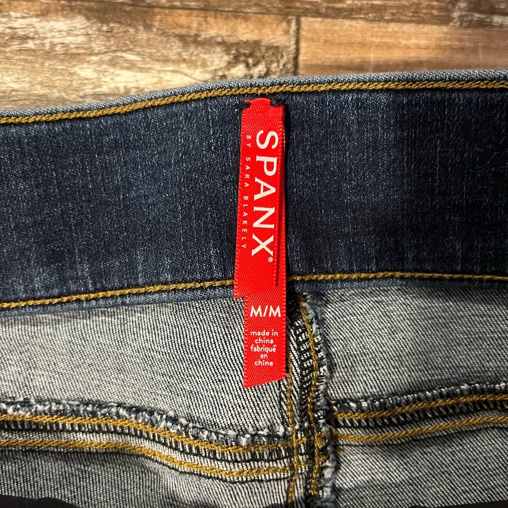 Womens Medium Spanx pull on jeans